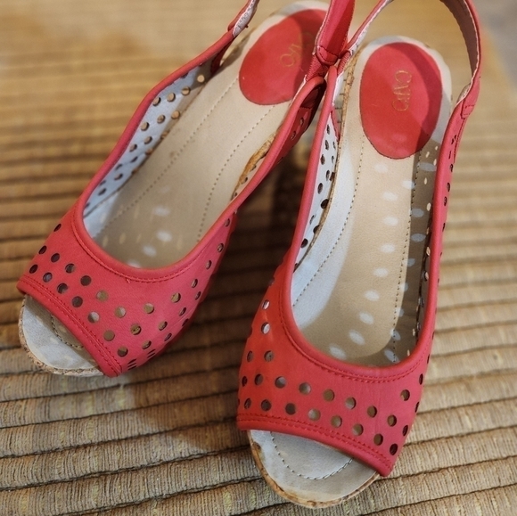 Red wedge sandals - Picture 3 of 7